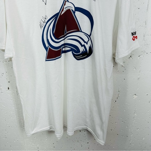 Colorado Avalanche Signed XL T Shirt #83 Matthew Nieto #37 J.T. Compher & Bernie - Picture 4 of 15